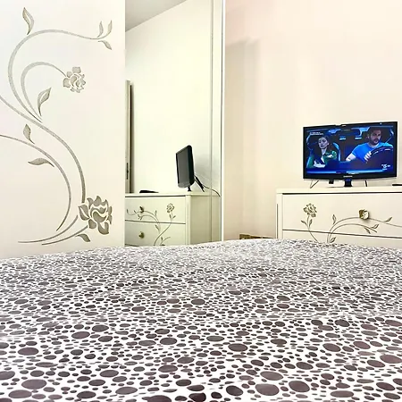 Apartment Gramsci House - Centro Anzio