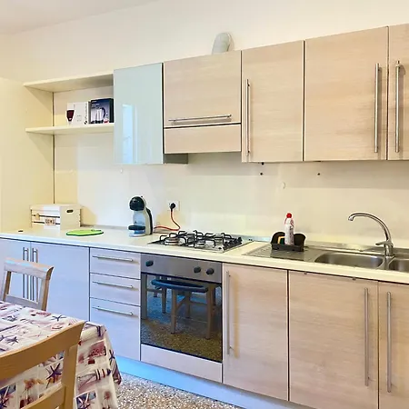 Apartment Gramsci House - Centro Anzio